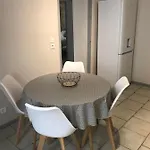 Apartment Au Coeur De Cereste