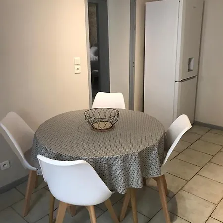 Apartment Au Coeur De Cereste