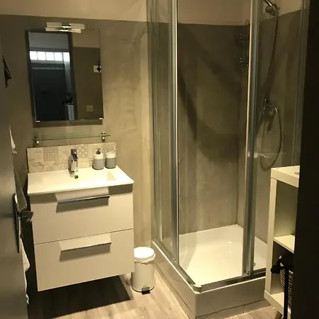 Apartment Au Coeur De Cereste